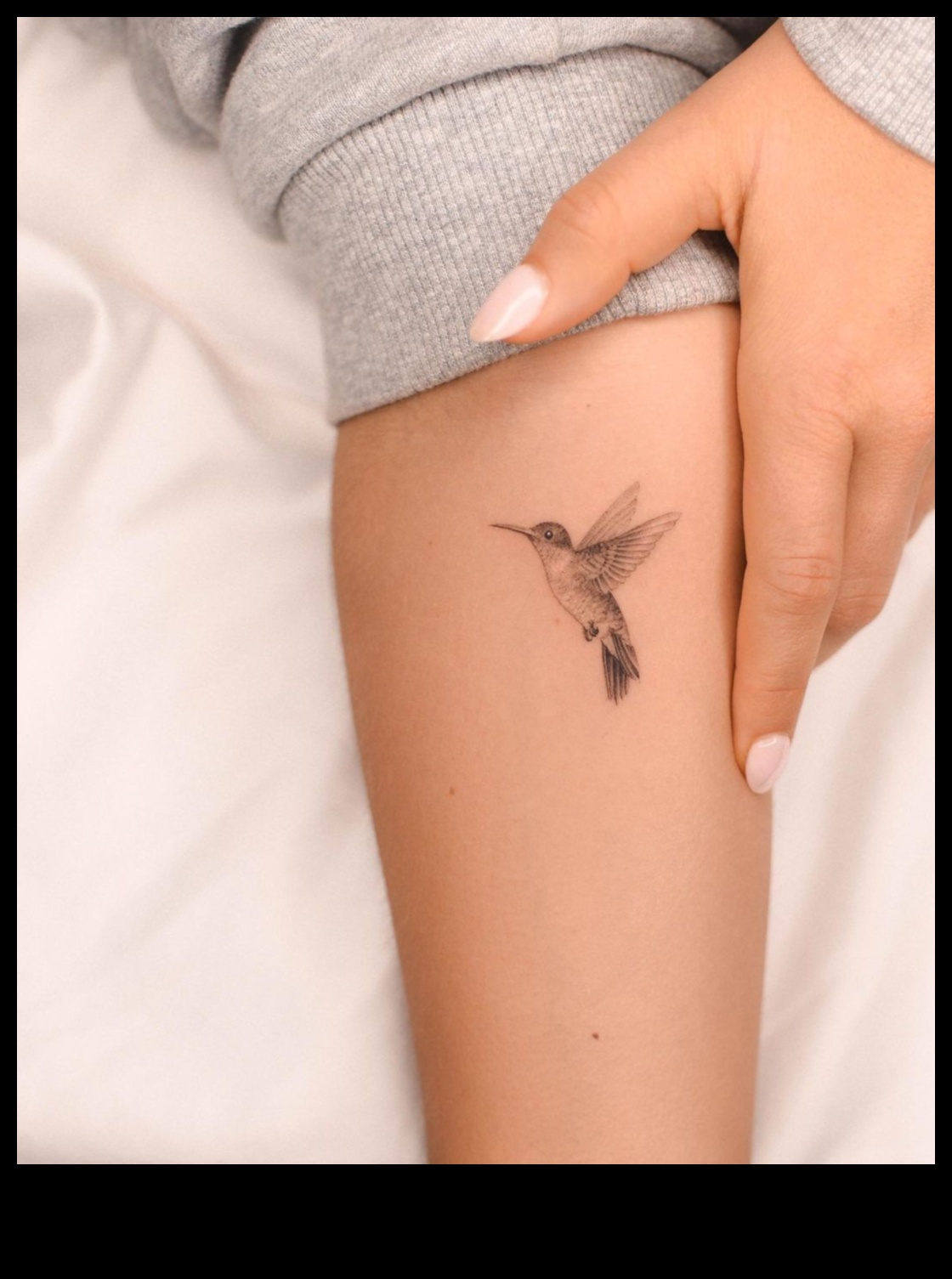 Sīkie plaukstas tetovējumi – slēpts personiskās izteiksmes dārgakmens 4 Slēptie dārgakmeņi: sīki plaukstas tetovējumi, kas atklāj personīgos dārgumus