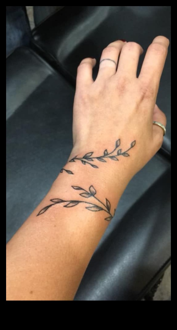 Ink Elegance 30 vienkārši un eleganti plaukstas tetovējumi, lai iedvesmotu jūsu nākamo dizainu 3 Tintes elegance: vienkārša un eleganta plaukstas tetovējuma iedvesma