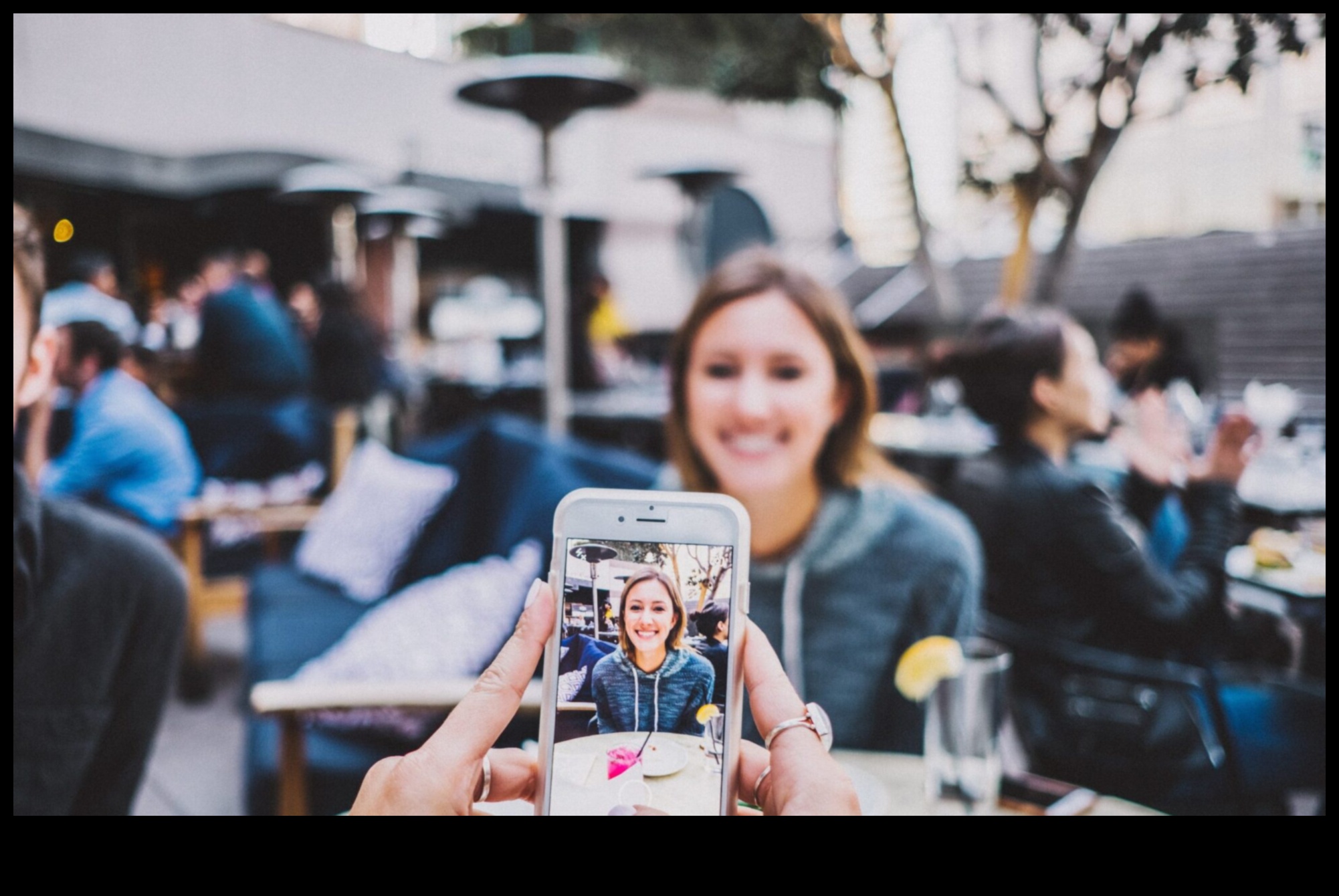 Sociālo mediju spēka izpēte biznesa kontekstā