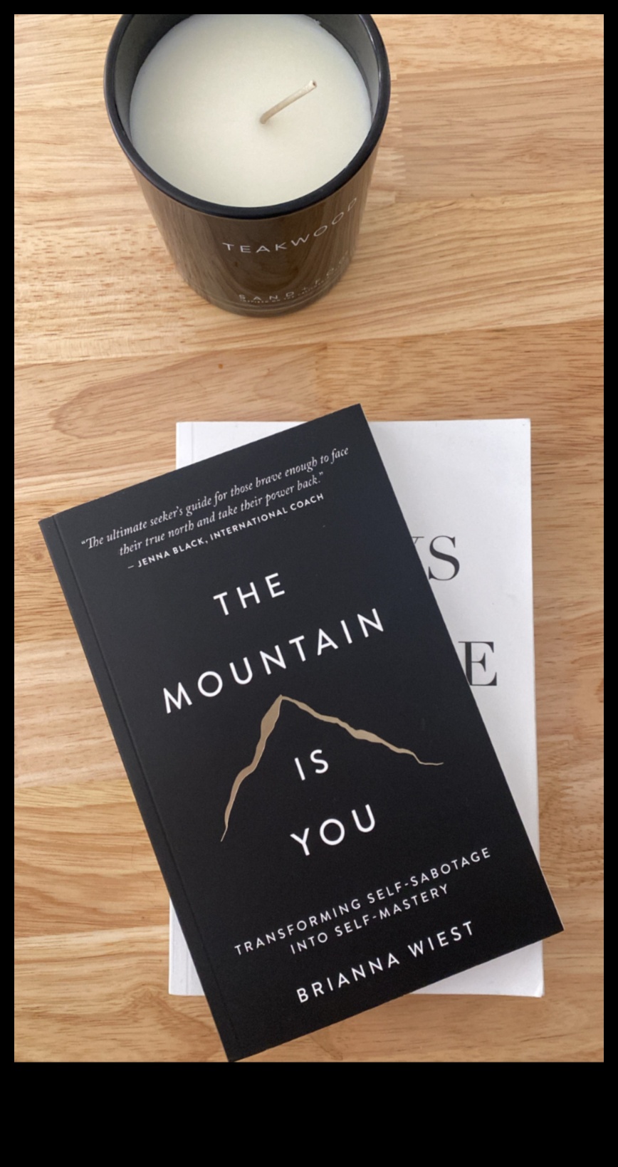 Klusas pārdomas 7 grāmatas, kuras noteikti jāizlasa meditatīvam dzīvesveidam 4 Klusas pārdomas: grāmatas, kuras ir jālasa meditatīvam dzīvesveidam