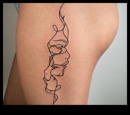 Vienkāršība runā attiecībā uz minimālisma tetovējuma mākslas eleganci